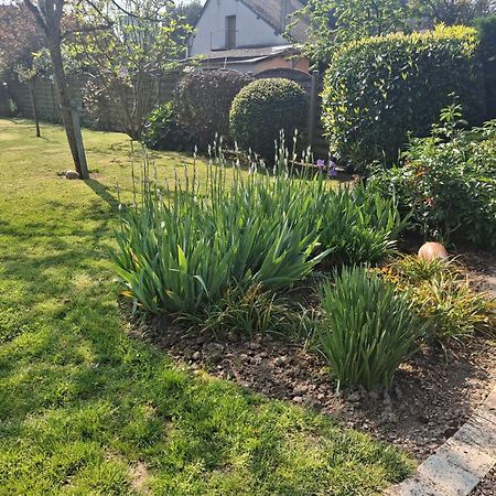 Les Jarrieres Bed & Breakfast Dame-Marie-les-Bois Bagian luar foto