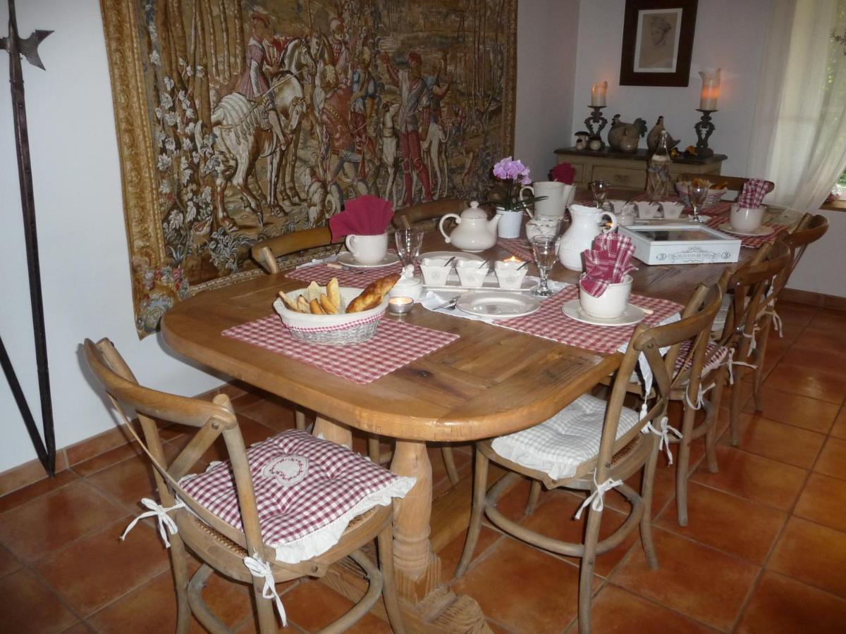 Les Jarrieres Bed & Breakfast Dame-Marie-les-Bois Bagian luar foto