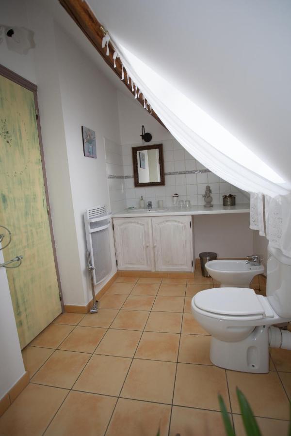 Les Jarrieres Bed & Breakfast Dame-Marie-les-Bois Bagian luar foto