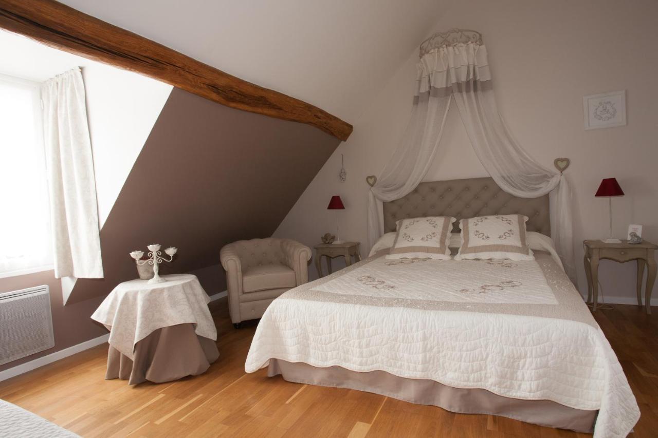 Les Jarrieres Bed & Breakfast Dame-Marie-les-Bois Bagian luar foto