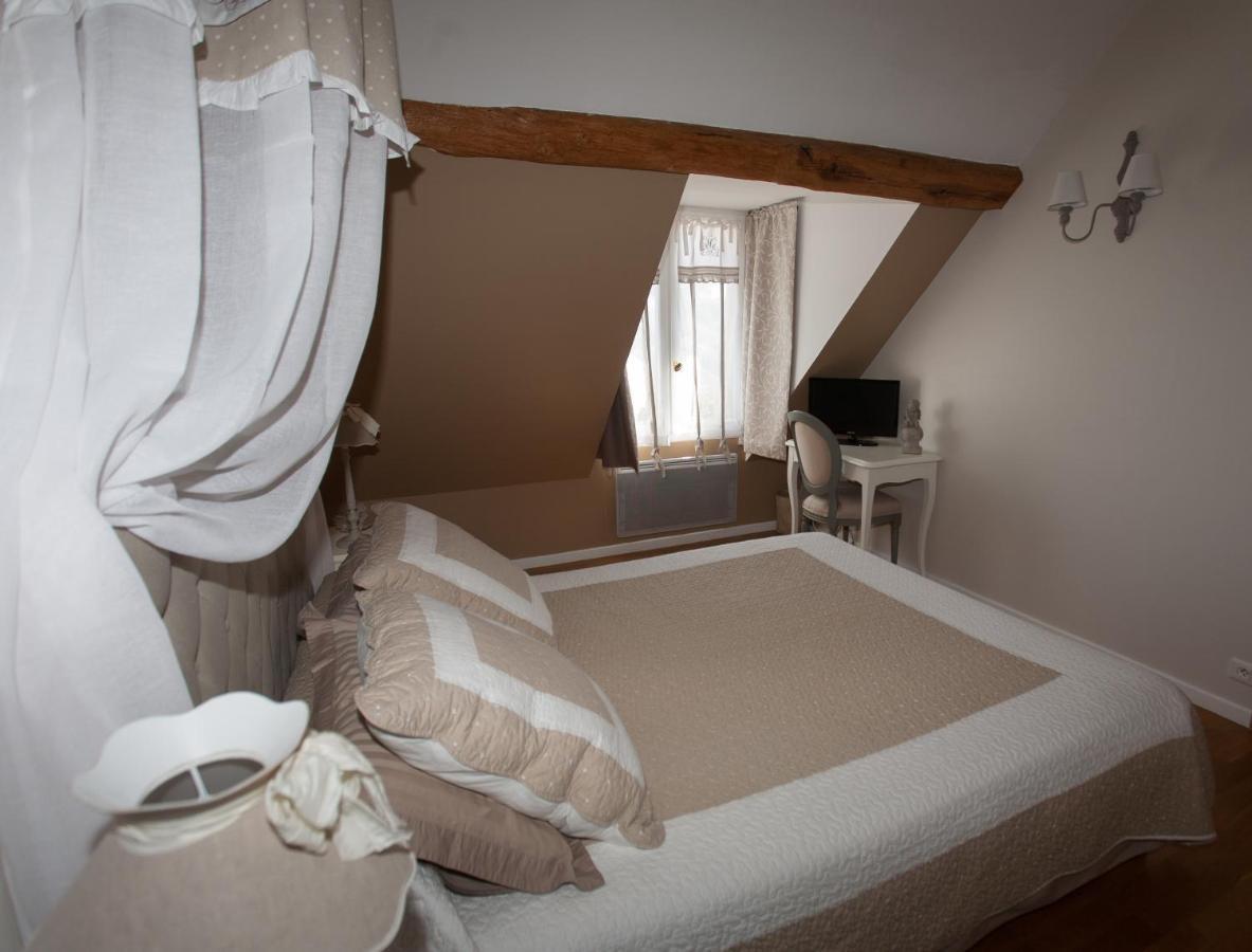 Les Jarrieres Bed & Breakfast Dame-Marie-les-Bois Bagian luar foto