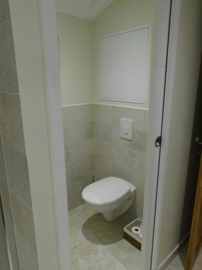 Les Jarrieres Bed & Breakfast Dame-Marie-les-Bois Bagian luar foto