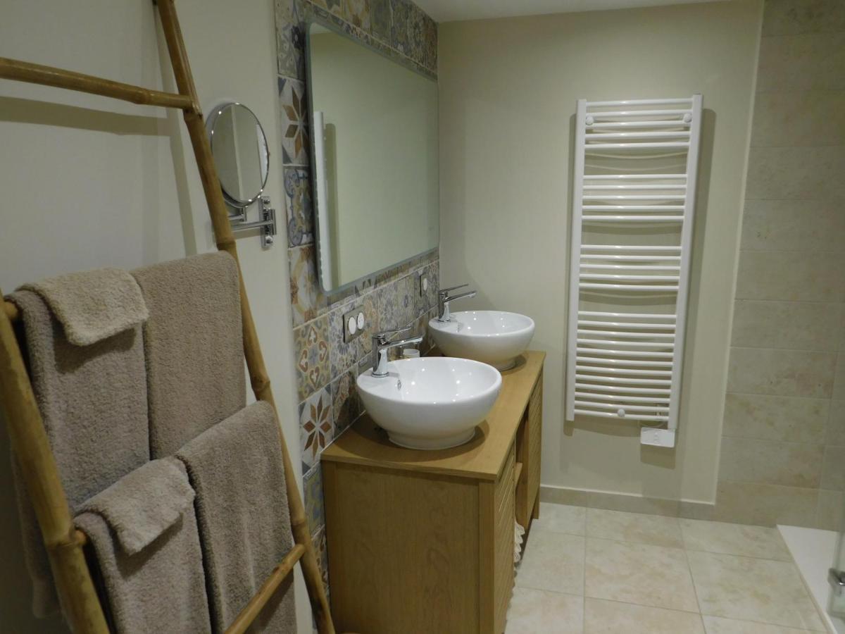 Les Jarrieres Bed & Breakfast Dame-Marie-les-Bois Bagian luar foto