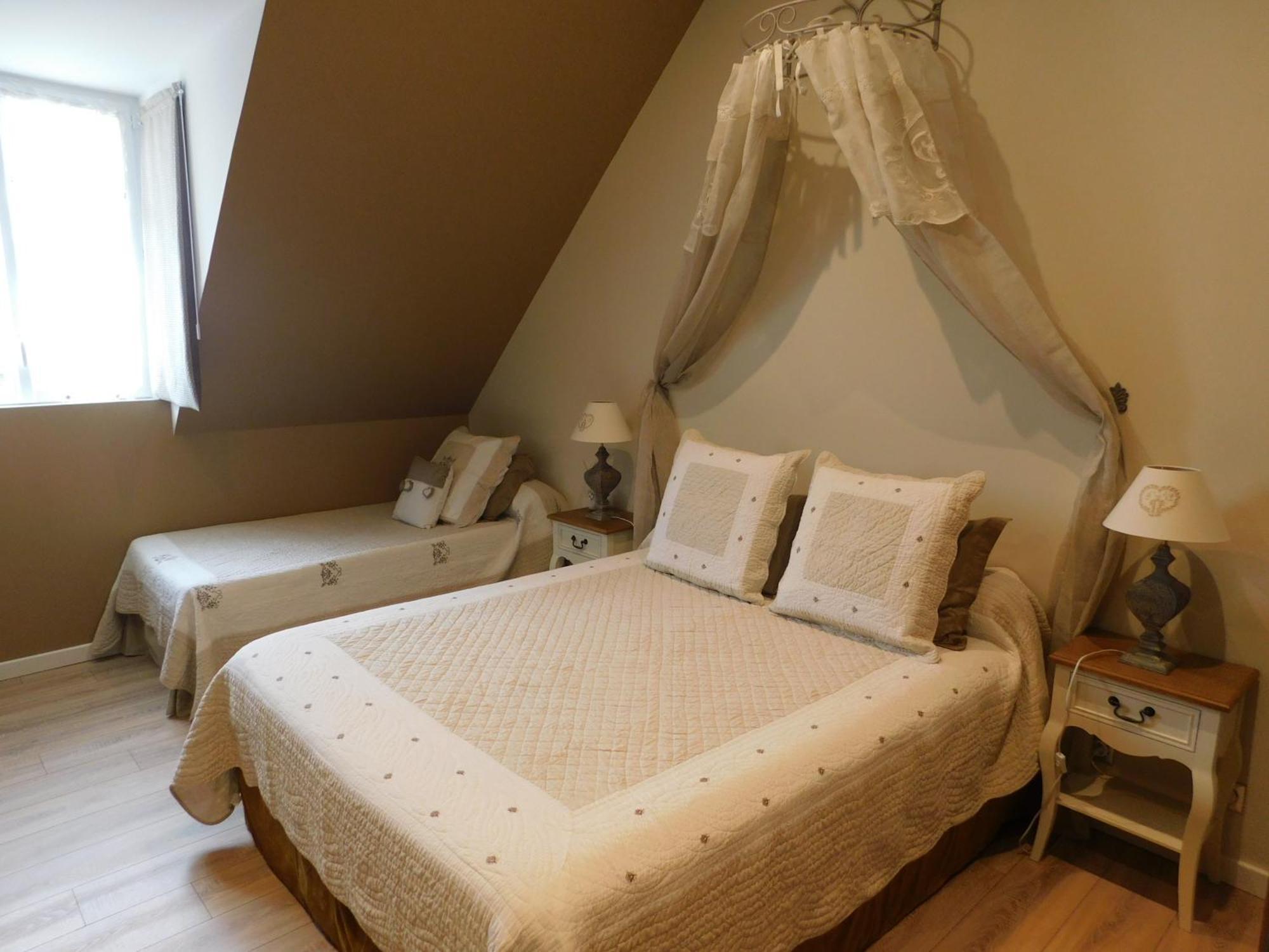 Les Jarrieres Bed & Breakfast Dame-Marie-les-Bois Bagian luar foto