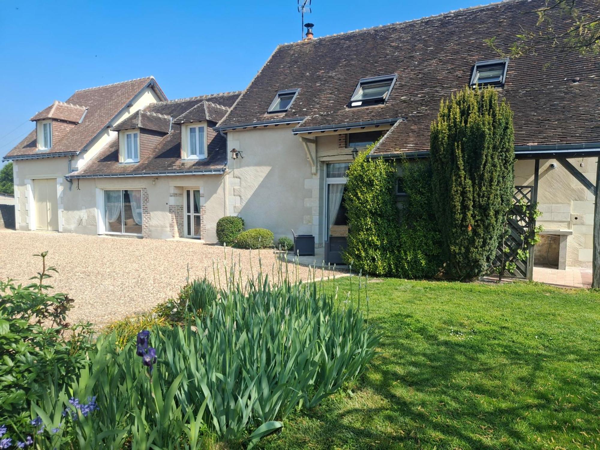 Les Jarrieres Bed & Breakfast Dame-Marie-les-Bois Bagian luar foto
